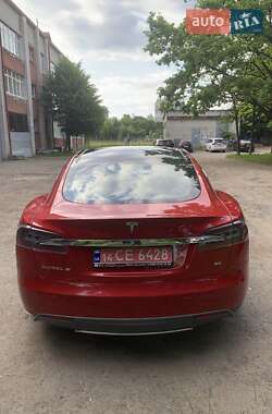 Ліфтбек Tesla Model S 2013 в 