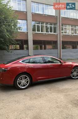 Ліфтбек Tesla Model S 2013 в 