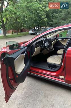 Ліфтбек Tesla Model S 2013 в 