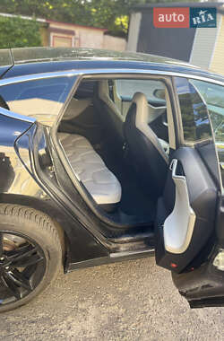 Лифтбек Tesla Model S 2012 в 