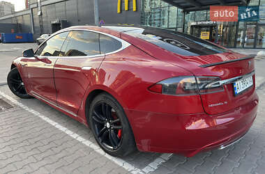 Лифтбек Tesla Model S 2015 в 