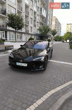 Лифтбек Tesla Model S 2017 в Черновцах