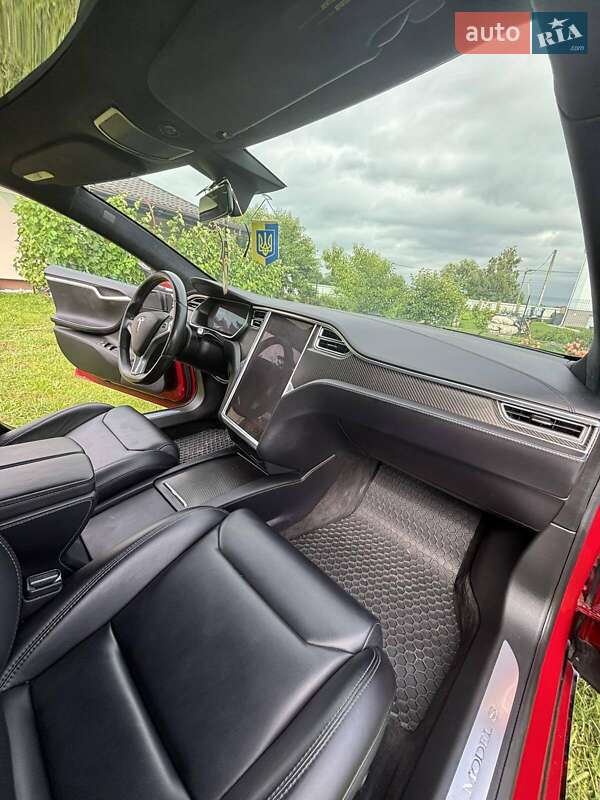 Лифтбек Tesla Model S 2018 в Киеве