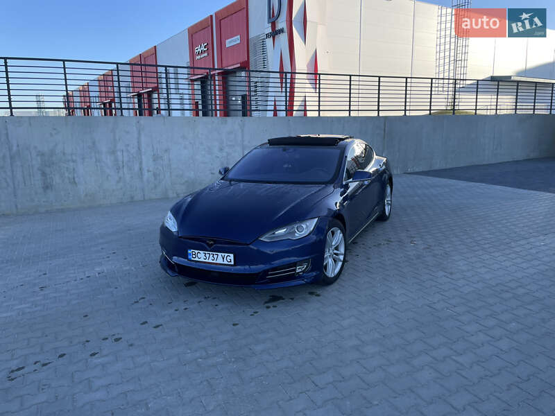 Лифтбек Tesla Model S 2016 в Дрогобыче
