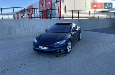 Лифтбек Tesla Model S 2016 в 