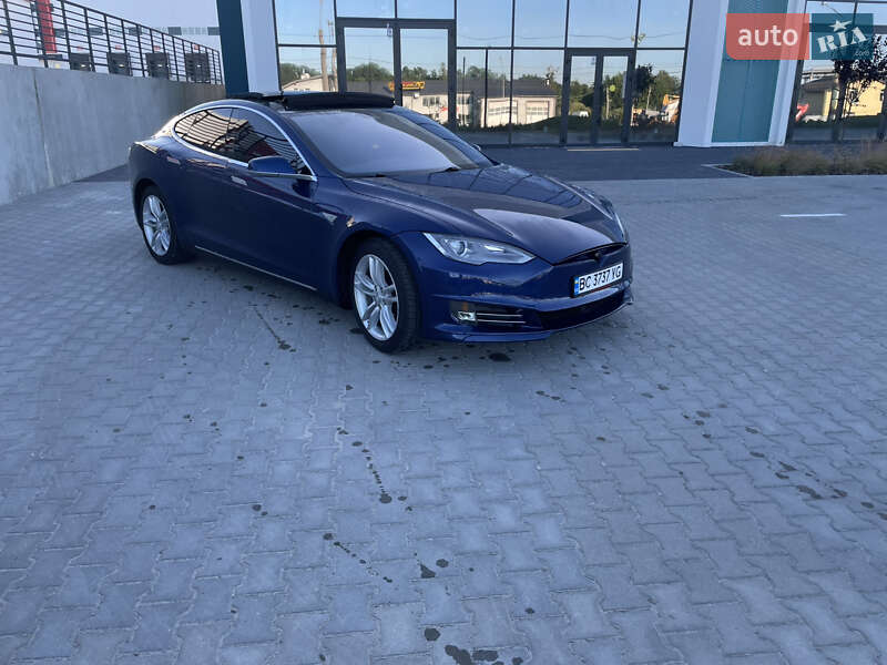 Лифтбек Tesla Model S 2016 в Дрогобыче