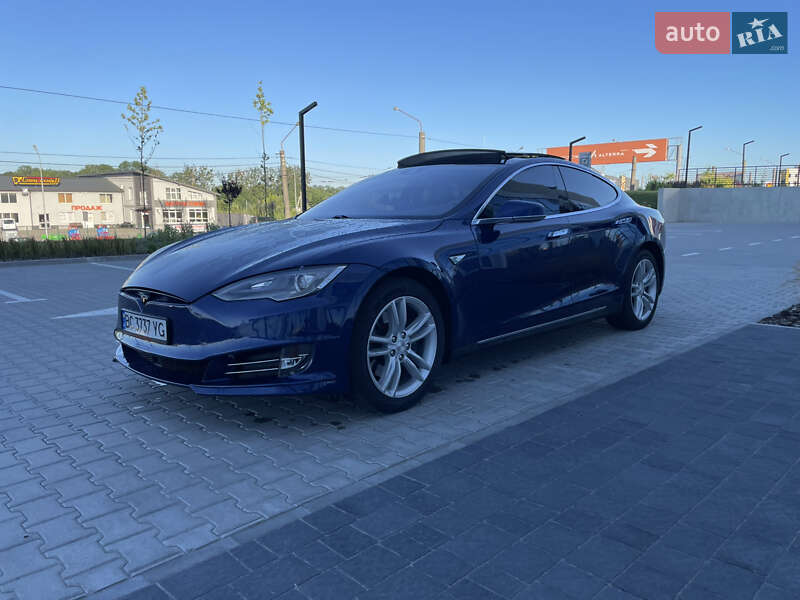 Лифтбек Tesla Model S 2016 в Дрогобыче