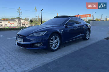 Лифтбек Tesla Model S 2016 в 