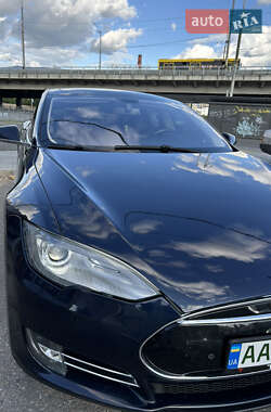 Лифтбек Tesla Model S 2014 в 