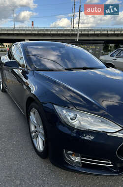 Лифтбек Tesla Model S 2014 в 