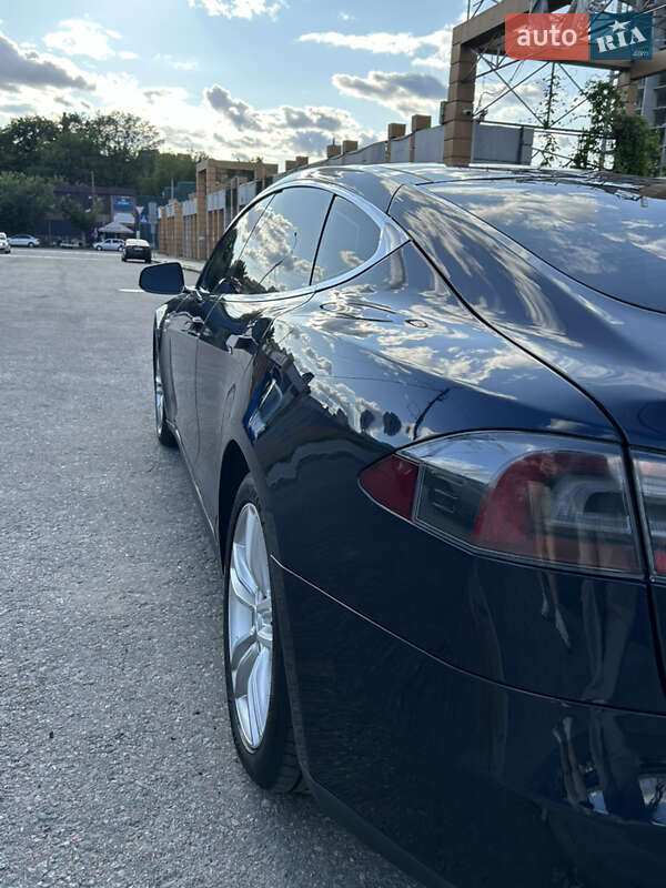 Ліфтбек Tesla Model S 2014 в Києві