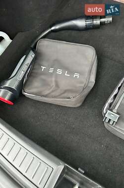 Лифтбек Tesla Model S 2014 в 