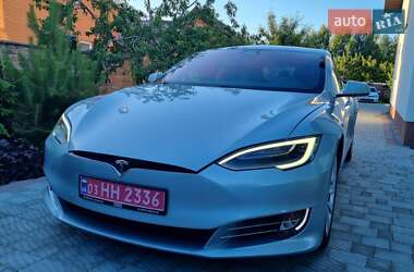 Лифтбек Tesla Model S 2016 в Луцке