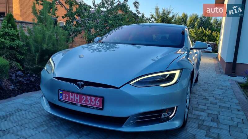 Tesla Model S 2016