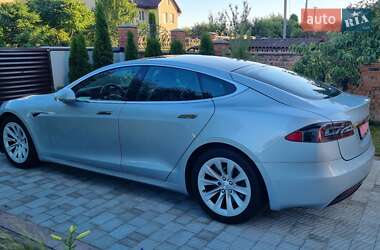 Лифтбек Tesla Model S 2016 в 