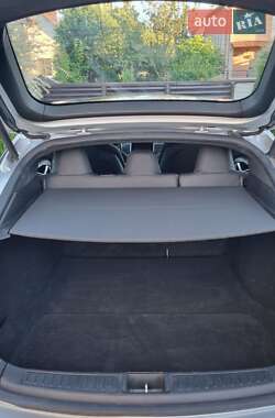 Лифтбек Tesla Model S 2016 в 