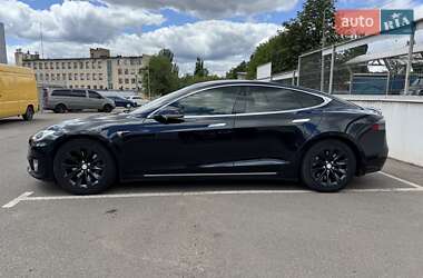 Лифтбек Tesla Model S 2017 в 