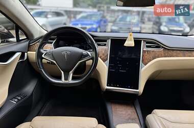 Лифтбек Tesla Model S 2017 в 