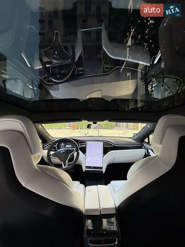 Лифтбек Tesla Model S 2017 в Киеве