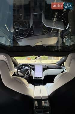Лифтбек Tesla Model S 2017 в 