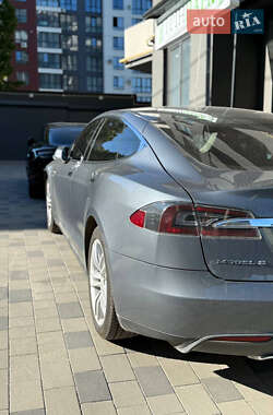 Лифтбек Tesla Model S 2014 в 