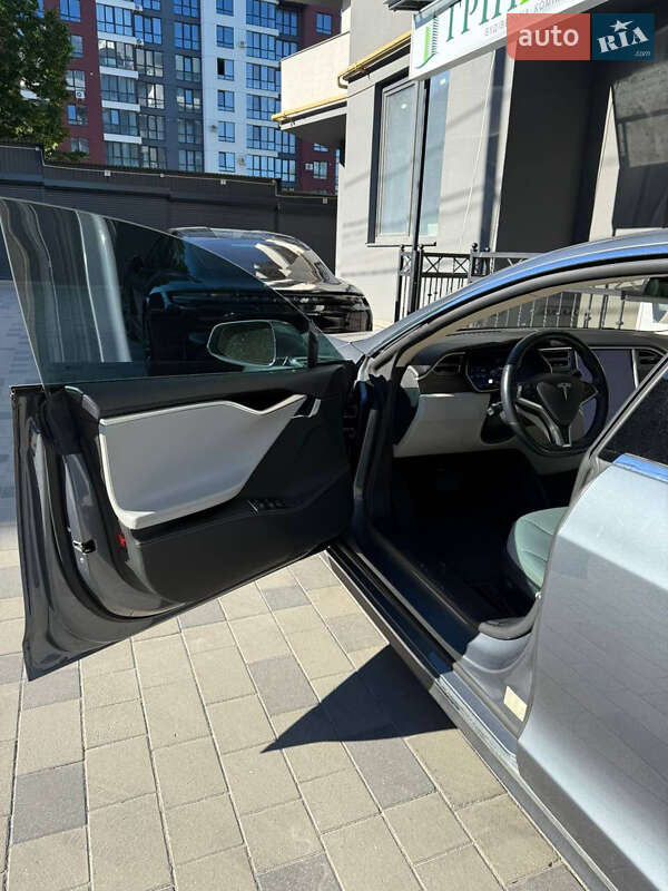 Ліфтбек Tesla Model S 2014 в Тернополі