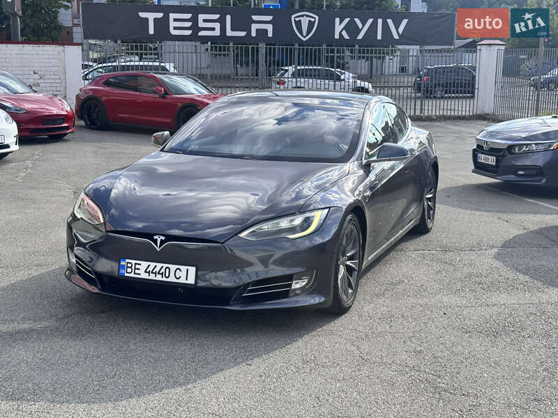 Ліфтбек Tesla Model S 2018 в Києві