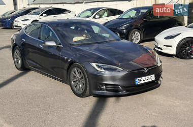 Лифтбек Tesla Model S 2018 в 