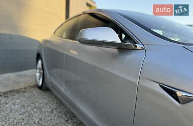 Лифтбек Tesla Model S 2017 в 