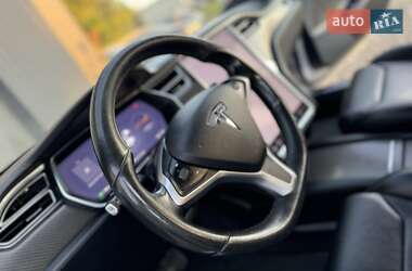 Лифтбек Tesla Model S 2017 в 