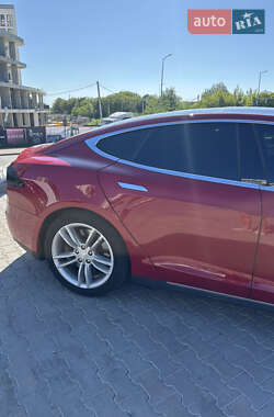 Лифтбек Tesla Model S 2016 в 