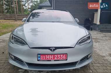 Лифтбек Tesla Model S 2016 в 