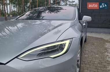 Лифтбек Tesla Model S 2016 в 