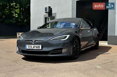 Лифтбек Tesla Model S 2016 в 