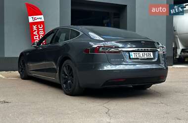 Лифтбек Tesla Model S 2016 в 