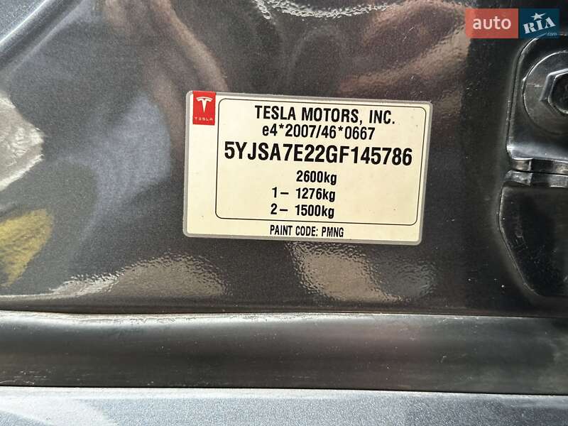Лифтбек Tesla Model S 2016 в Киеве