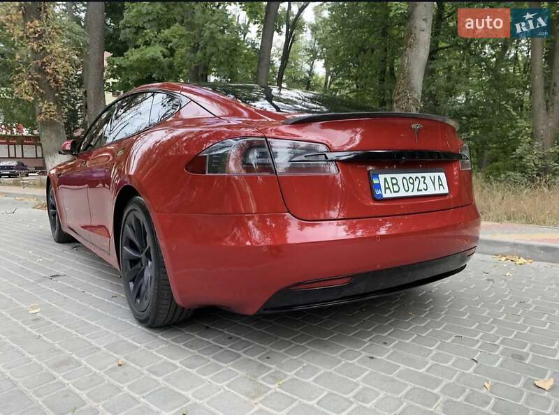Ліфтбек Tesla Model S 2016 в Тернополі