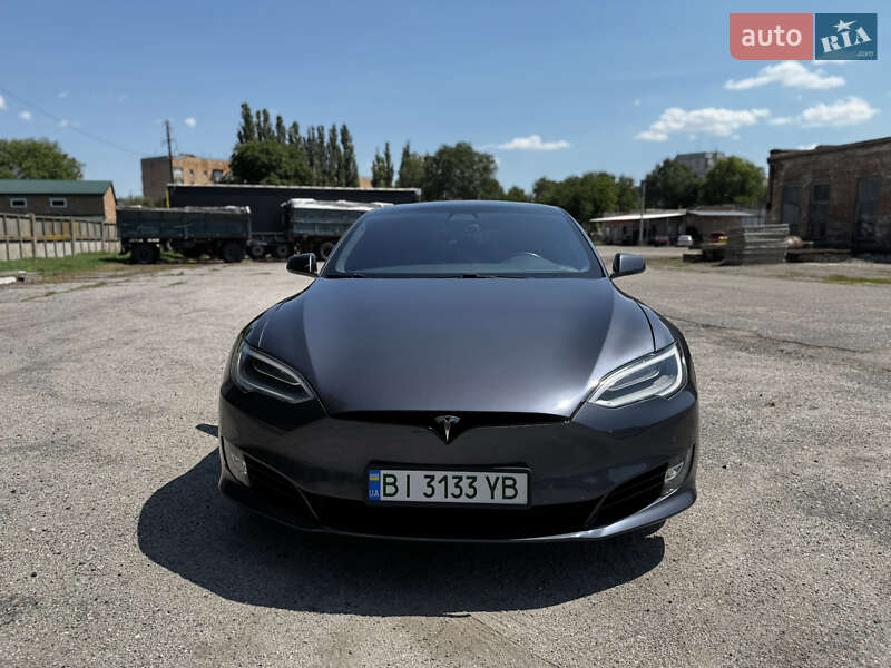 Лифтбек Tesla Model S 2020 в Киеве