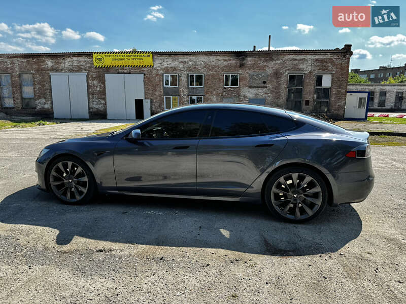 Лифтбек Tesla Model S 2020 в Киеве