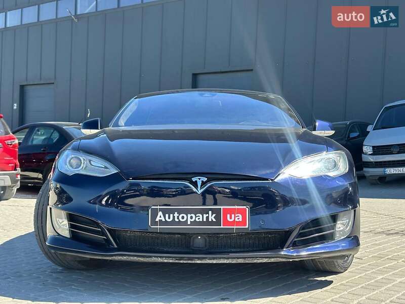 Лифтбек Tesla Model S 2015 в Львове