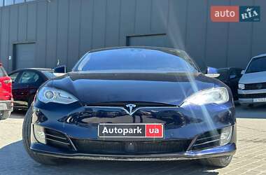 Лифтбек Tesla Model S 2015 в 