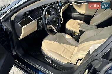 Лифтбек Tesla Model S 2013 в 