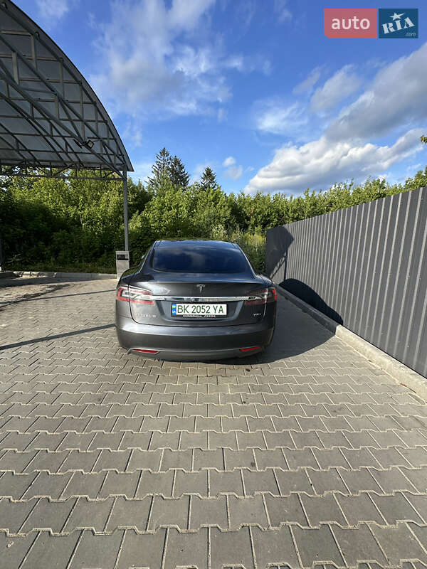 Лифтбек Tesla Model S 2016 в Полтаве фото 10 Лифтбек Tesla Model S 2016 в Полтаве
