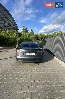 Ліфтбек Tesla Model S 2016 в 