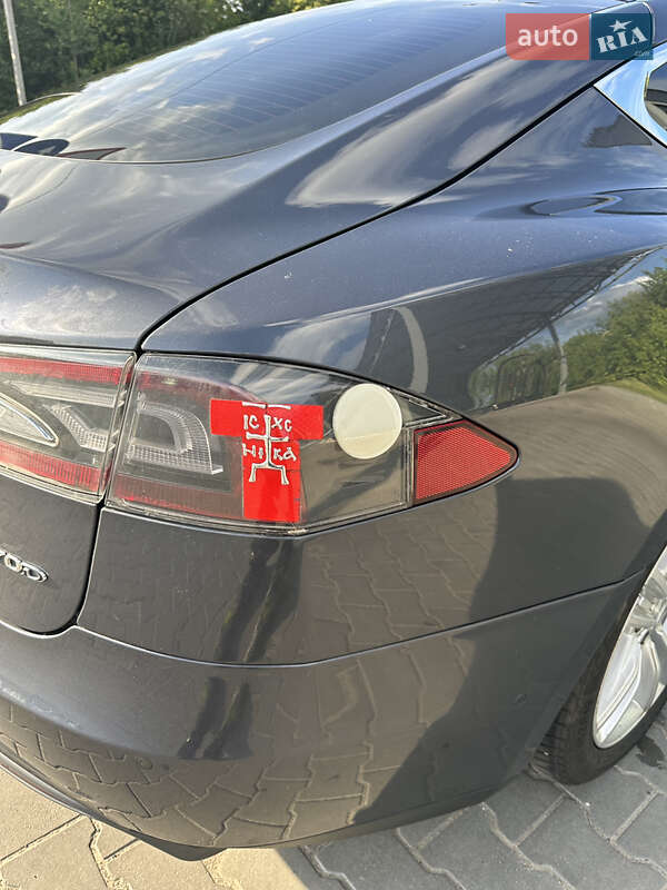 Лифтбек Tesla Model S 2016 в Полтаве фото 11 Лифтбек Tesla Model S 2016 в Полтаве