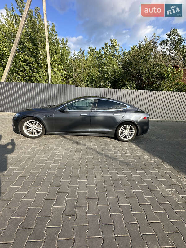 Лифтбек Tesla Model S 2016 в Полтаве фото 15 Лифтбек Tesla Model S 2016 в Полтаве