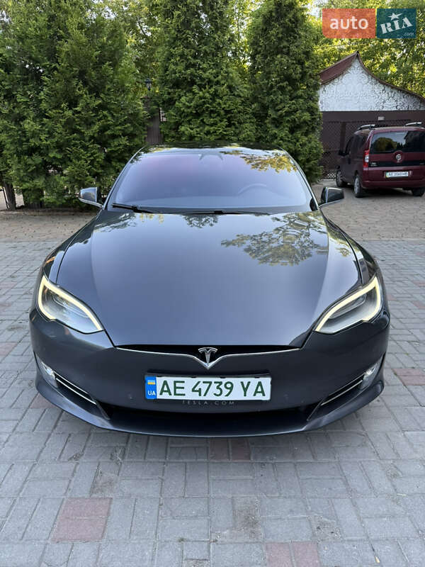 Лифтбек Tesla Model S 2018 в Днепре