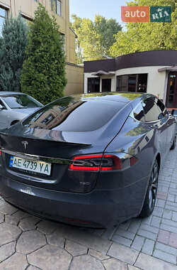 Ліфтбек Tesla Model S 2018 в 