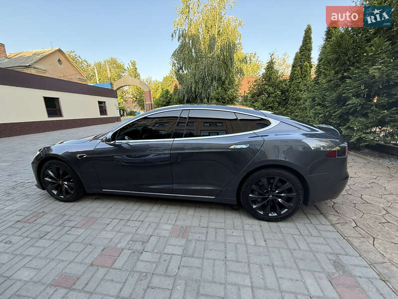 Лифтбек Tesla Model S 2018 в Днепре
