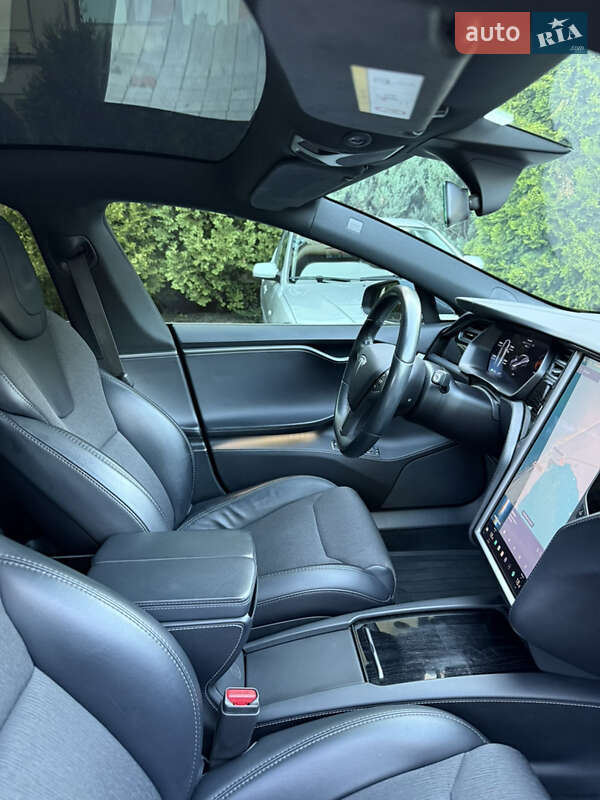 Лифтбек Tesla Model S 2018 в Днепре